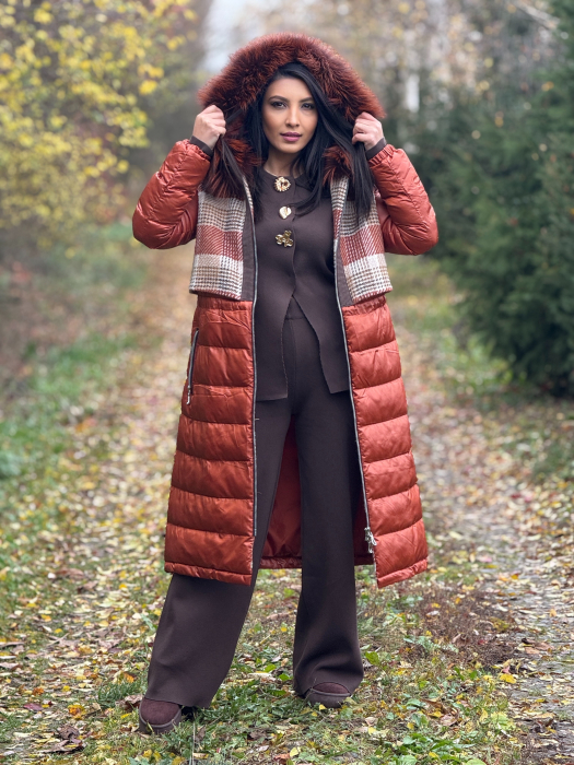 Geaca matlasata cu imprimeu in carouri si guler din blana naturala [5]