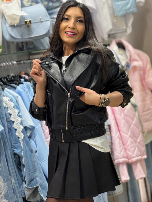 Geaca neagra cu elastic in talie si fermoar oblic [2]