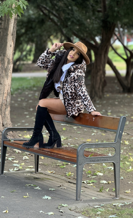 Geaca print leopard cu emblema pe umar [2]