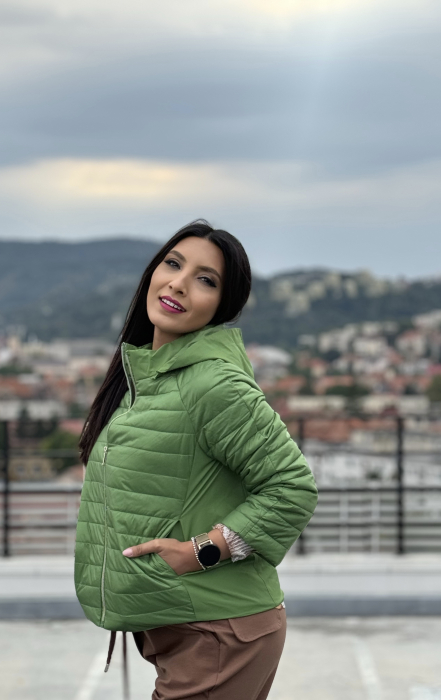 Geaca verde cu gluga [8]