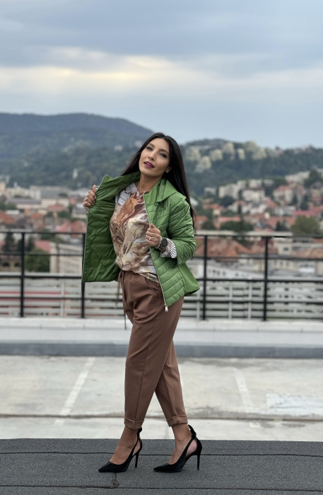 Geaca verde cu gluga [2]