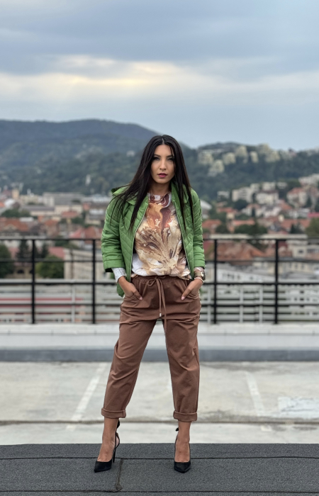 Geaca verde cu gluga [3]