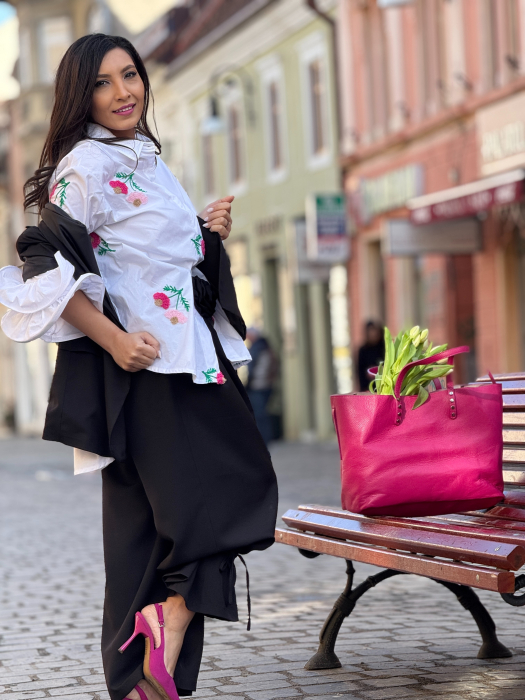 Geanta din piele naturala cu tinte [2]