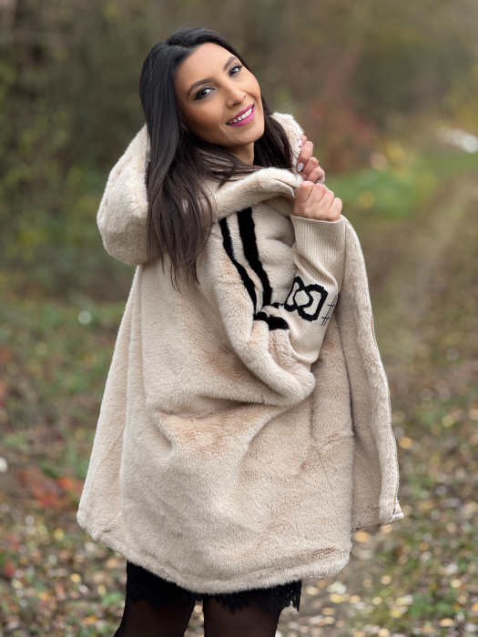 Haina din blana ecologica si dunga pe mana [6]