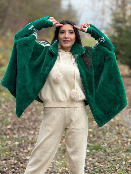 Haina din blana ecologica si dunga pe mana [1]