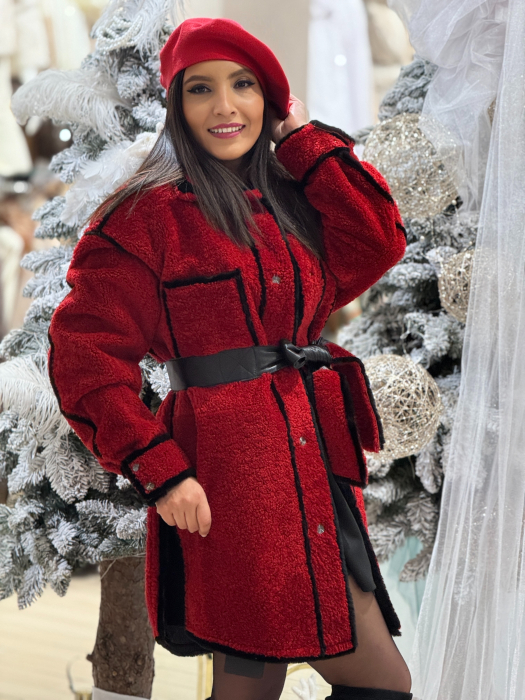 Haina din blana rosie cu detalii negre [2]