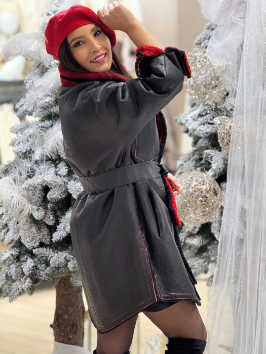 Haina din blana rosie cu detalii negre [7]