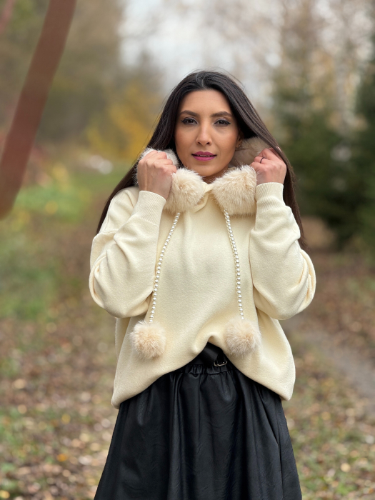 Hanorac cu snur din perle si guler din blana [7]