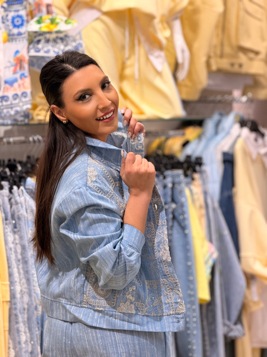 Jacheta albastra cu dantela florala [4]