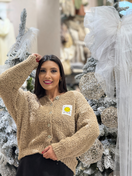 Jacheta cu croiala lejera si nasturi [3]