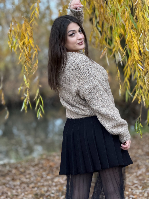 Jacheta cu croiala lejera si nasturi [4]