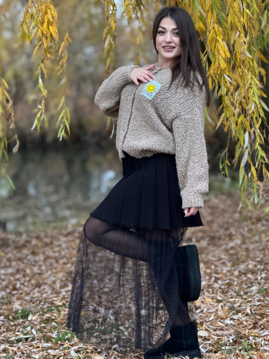 Jacheta cu croiala lejera si nasturi [1]