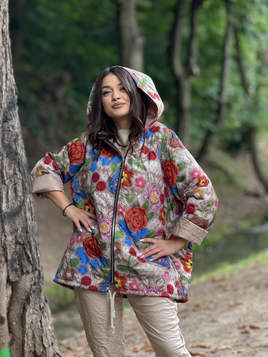 Jacheta cu gluga si flori crosetate multicolor [2]