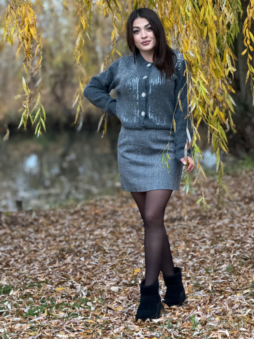 Jacheta cu paiete si nasturi [2]