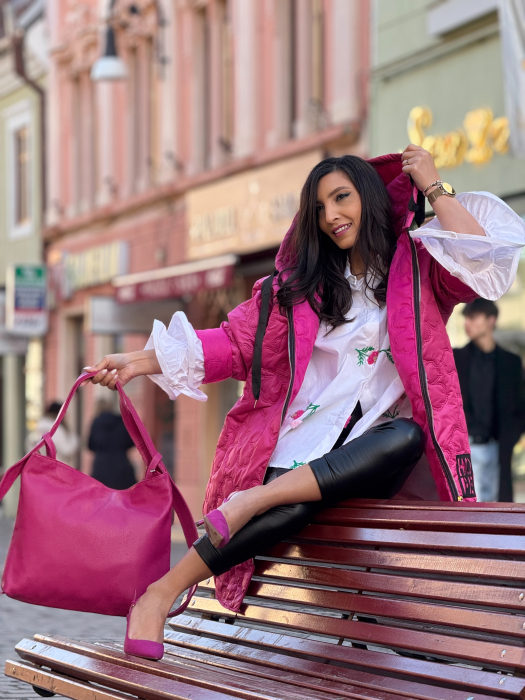 Jachetă damă cu croială lejeră cu glugă și model matlasat cu motive florale reliefate [6]