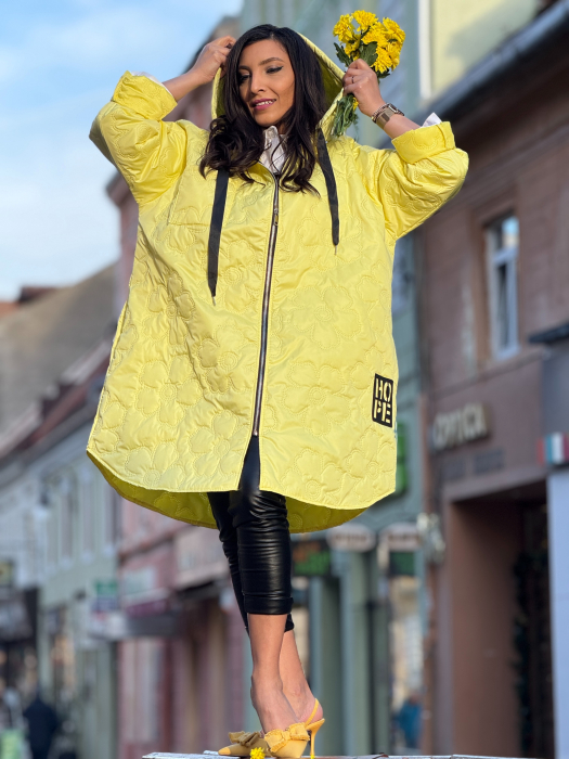 Jachetă damă cu croială lejeră cu glugă și model matlasat cu motive florale reliefate [2]