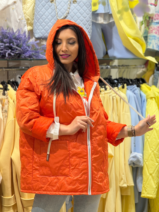 Jachetă damă cu croială lejeră cu  glugă si motive florale [5]