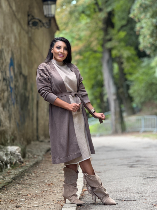 Jacheta desfacuta cu broderie [2]