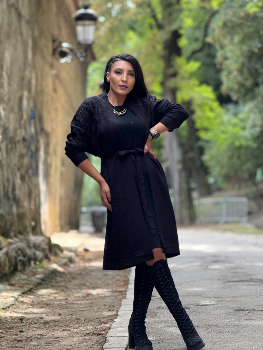 Jacheta desfacuta cu broderie [3]
