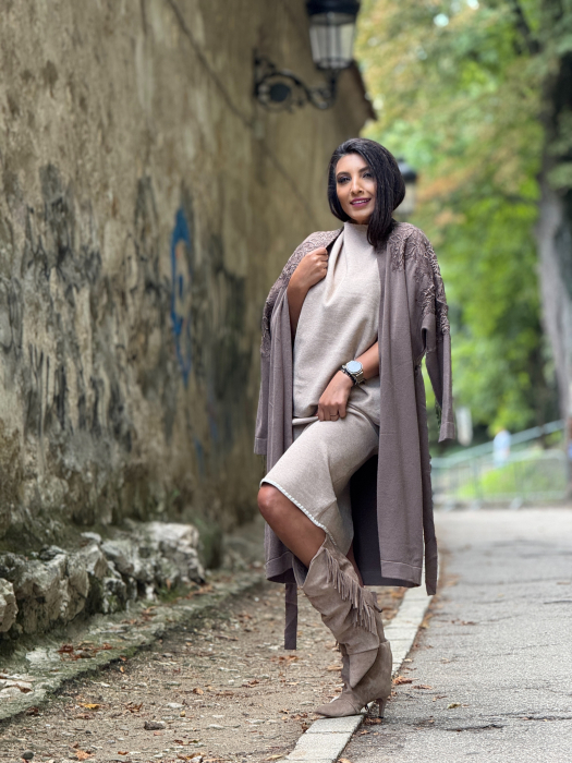 Jacheta desfacuta cu broderie [5]