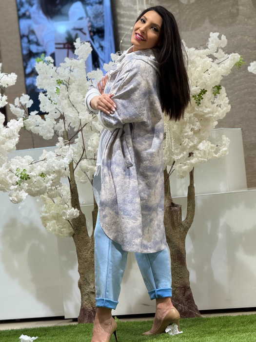 Jacheta lejera cu gluga si detalii stelate [3]