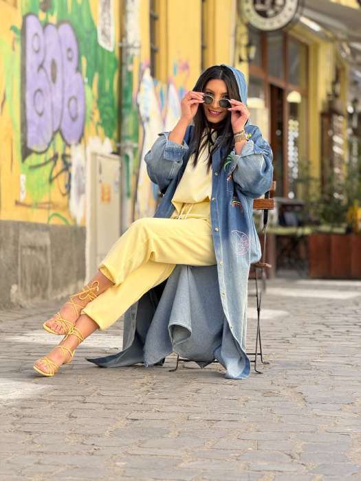 Jacheta lunga cu nasturi si gluga si detalii brodate [4]