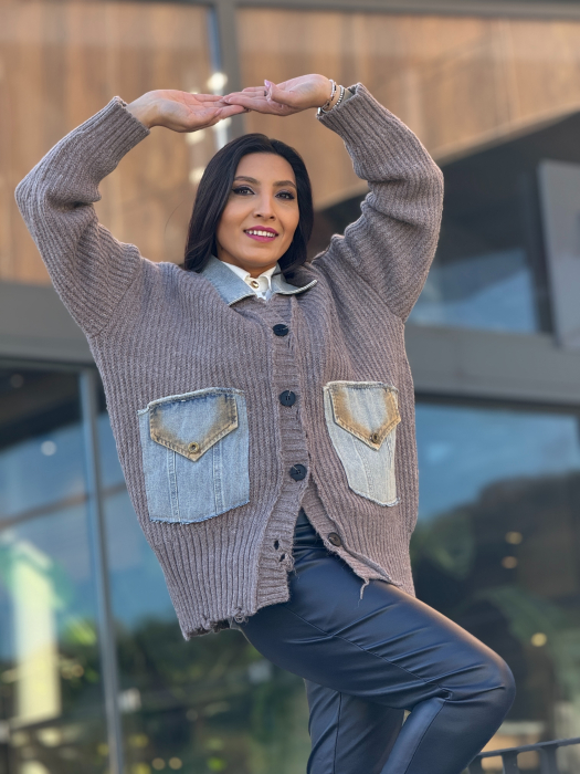 Jacheta tricotata cu buzunare si guler din denim [5]