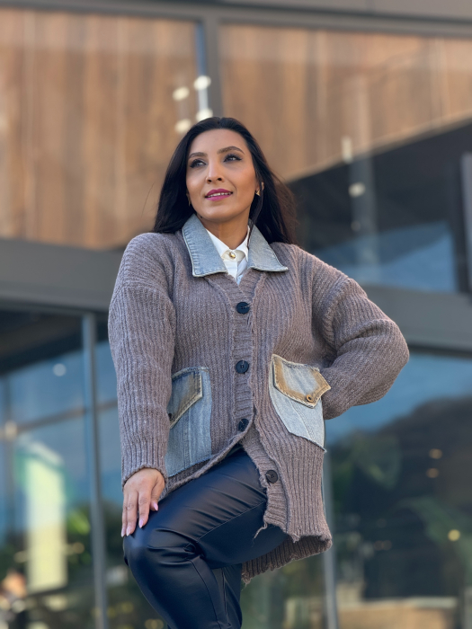 Jacheta tricotata cu buzunare si guler din denim [3]