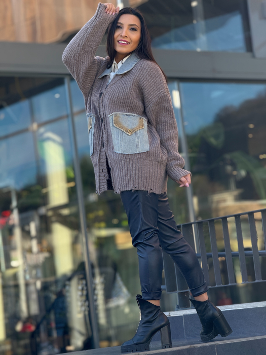 Jacheta tricotata cu buzunare si guler din denim [4]