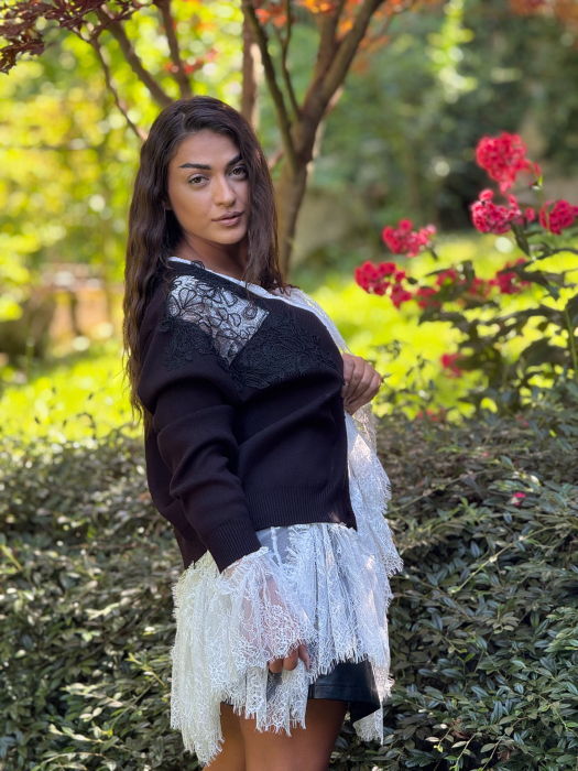 Jacheta tricotata cu dantela la umeri [2]