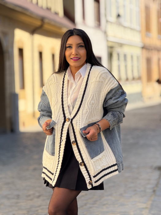 Jacheta tricotata cu model impletit si maneci din jeans [5]