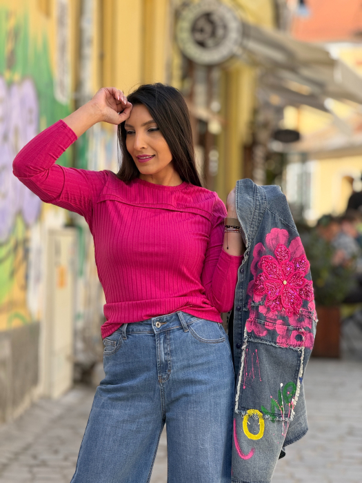 Maleta cu decupaj in zona pieptului [3]