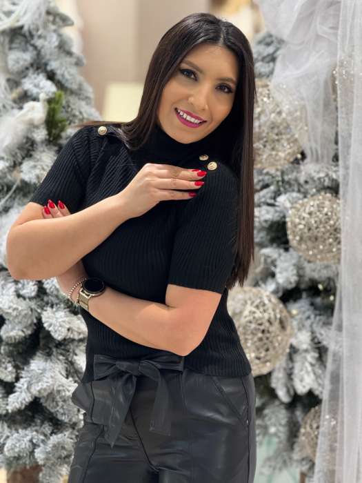 Maleta cu nasturi pe maneca [1]