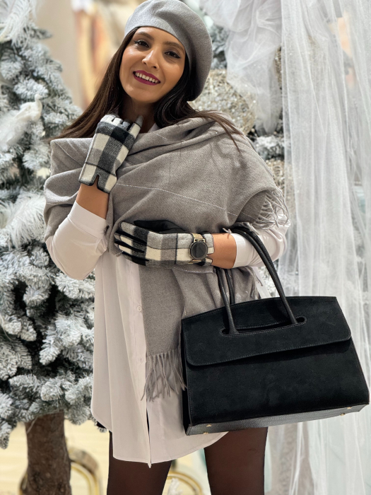 Manusi in carouri [1]