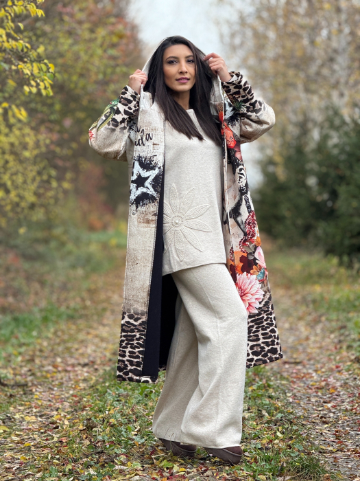 Palton artistic cu imprimeu Frida si accente florale [6]