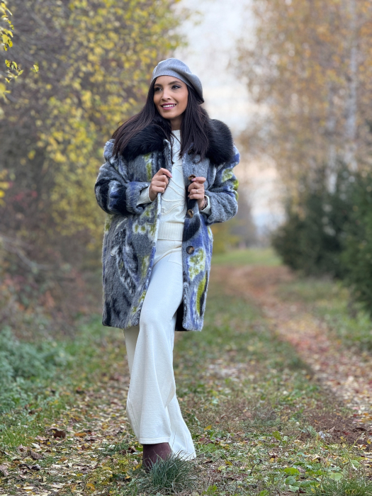 Palton cu imprimeu abstract si guler din blana [3]