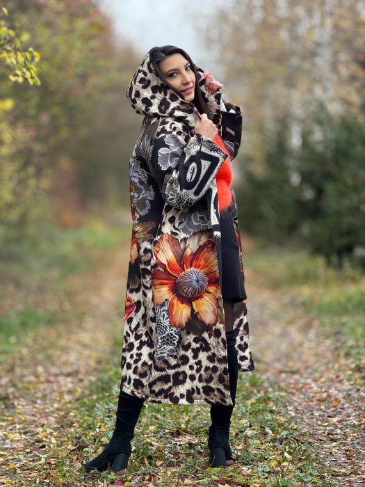 Palton cu imprimeu leopard si detalii florale [7]