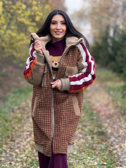 Palton cu model in carouri si detalii colorate [2]