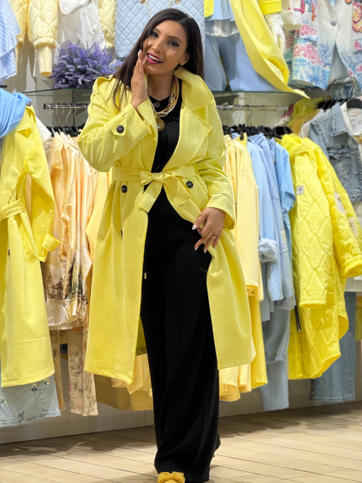 Palton damă cu croială petrecută, guler tip rever și cordon în talie [7]