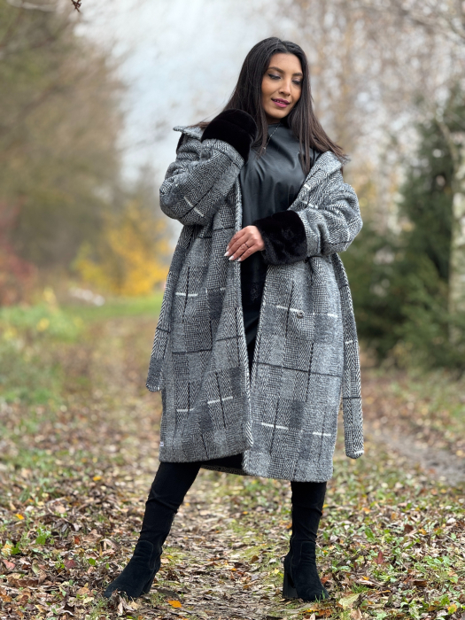Palton lung cu imprimeu in carouri si guler din blana naturala [6]