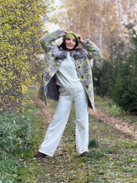 Palton modern cu guler amplu din blana si nasturi [4]