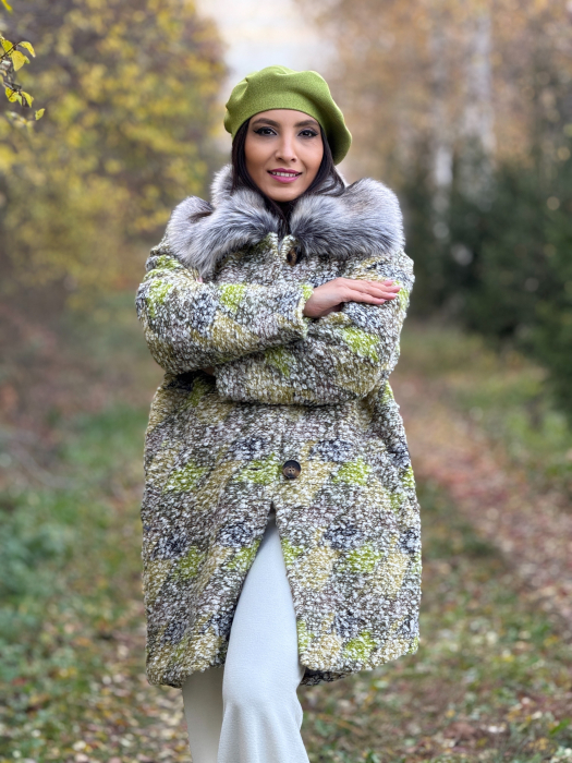 Palton modern cu guler amplu din blana si nasturi [8]