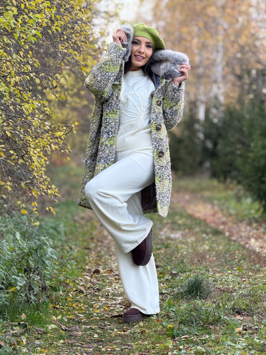 Palton modern cu guler amplu din blana si nasturi [5]