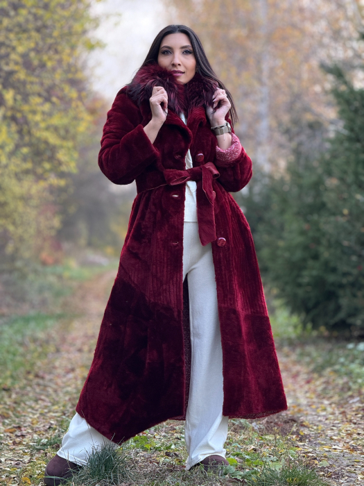 Palton rosu cu guler din blana naturala [6]