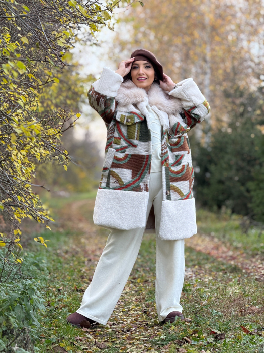 Palton scurt cu detalii colorate si guler din blana [1]