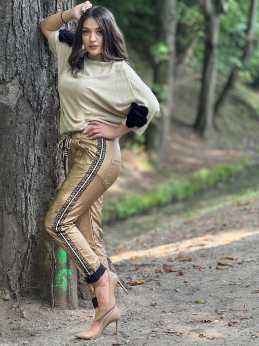 Pantaloni aurii cu efect metalizat si talie elastica [1]