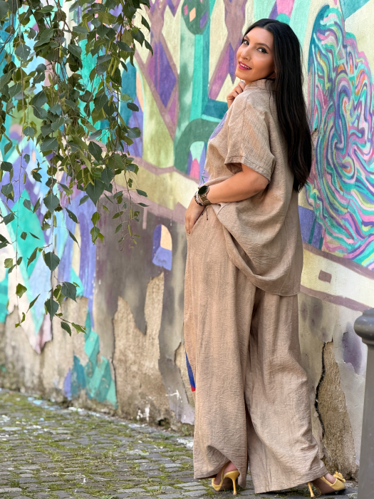 Pantaloni bej cu broderie florala multicolora [5]