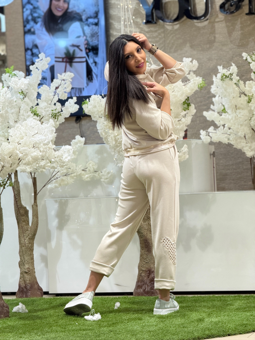 Pantaloni bej cu detaliu perforat Mickey Mouse [4]