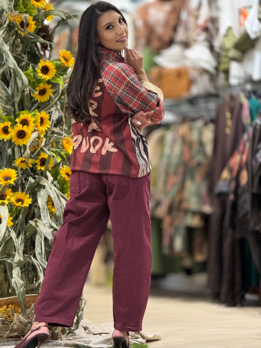 Pantaloni bordo cu design petrecut [4]