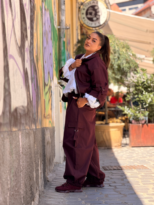 Pantaloni cargo bordo cu curea in talie [2]